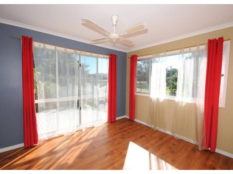 8 Spence Street, Point Vernon QLD 4655