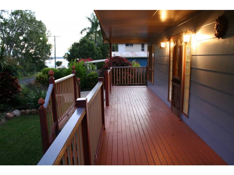 8 Spence Street, Point Vernon QLD 4655