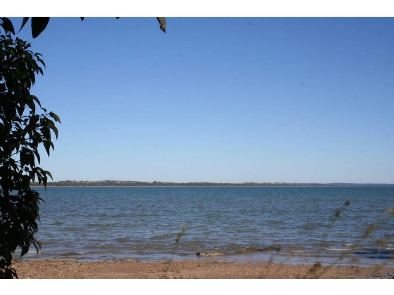 8 Spence Street, Point Vernon QLD 4655