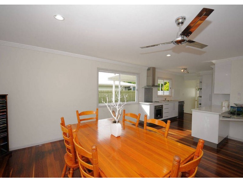 24 Alexander Street, Urangan QLD 4655