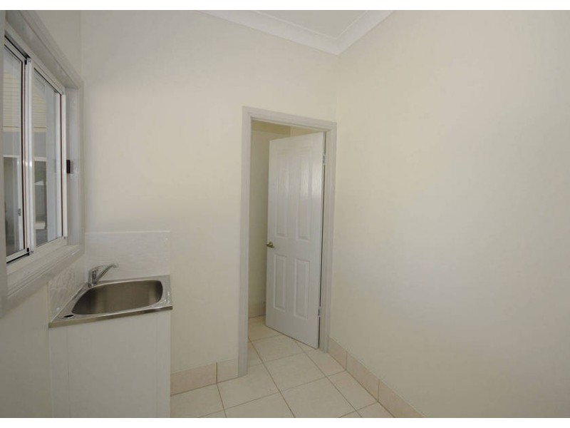 24 Alexander Street, Urangan QLD 4655