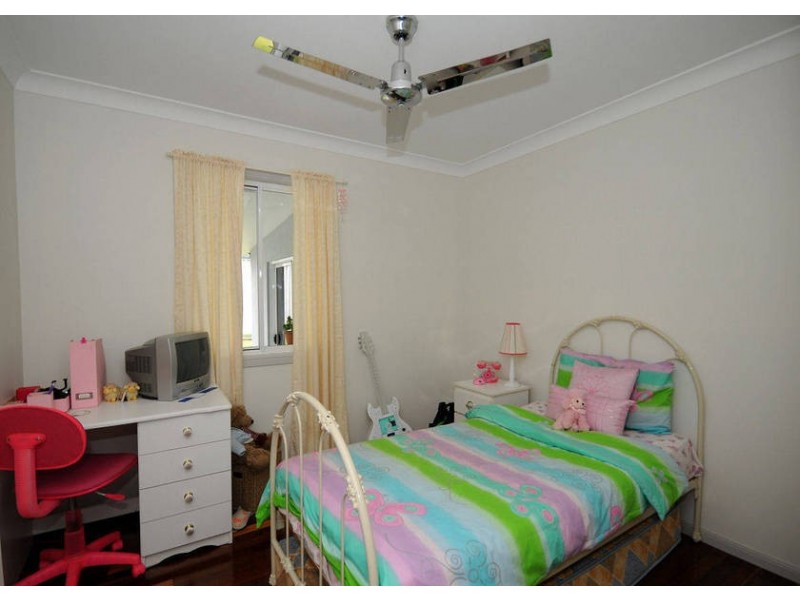 24 Alexander Street, Urangan QLD 4655