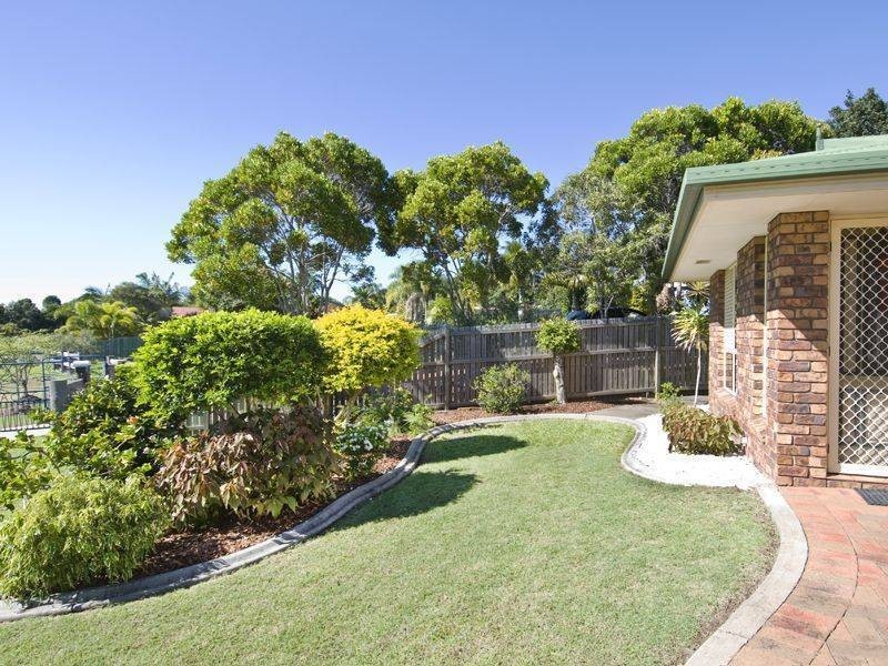 16 Daydream Crt, Kawungan QLD 4655