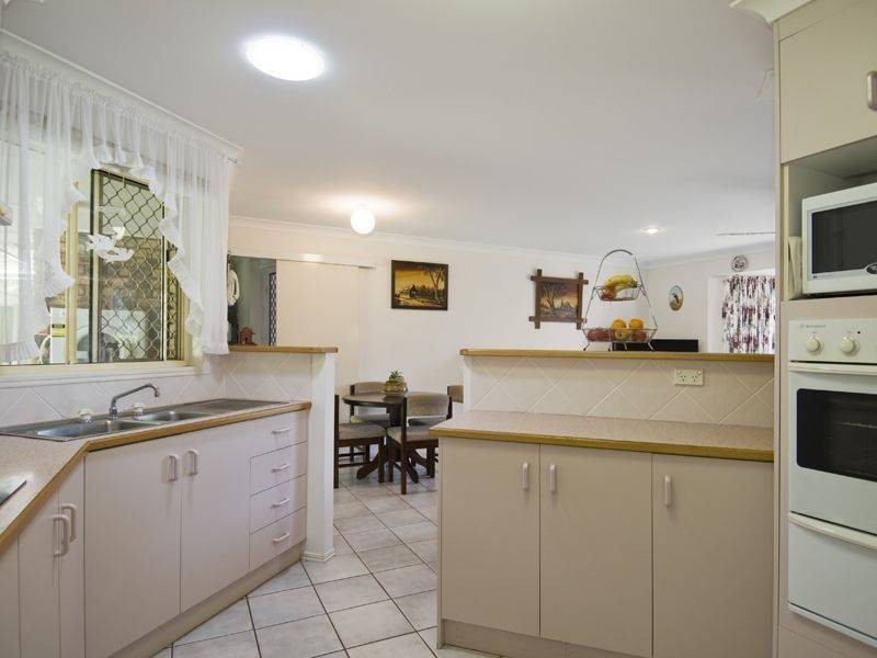 16 Daydream Crt, Kawungan QLD 4655