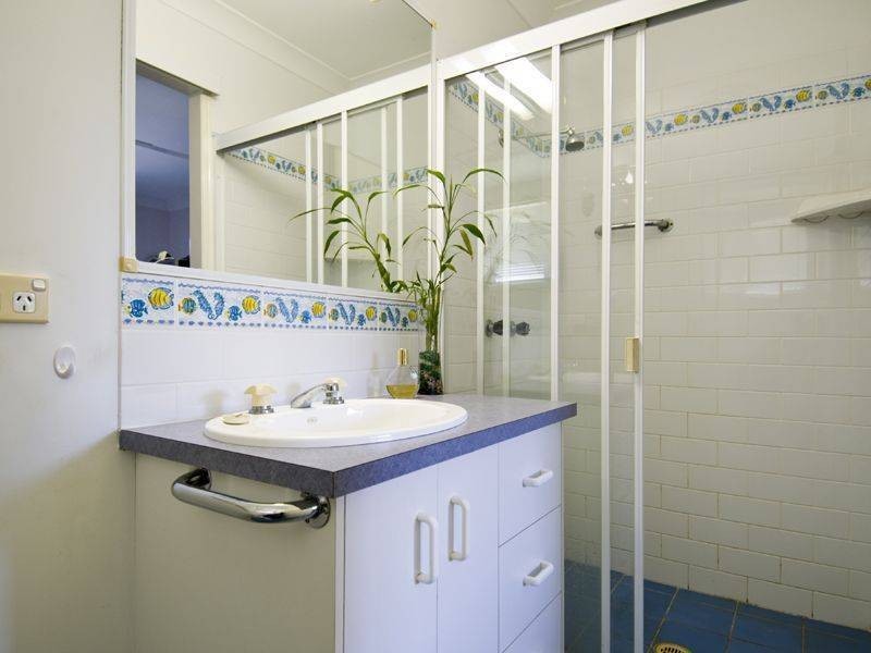 16 Daydream Crt, Kawungan QLD 4655