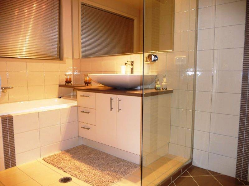 Lot 5, 34 Hughes Rd, Urangan QLD 4655