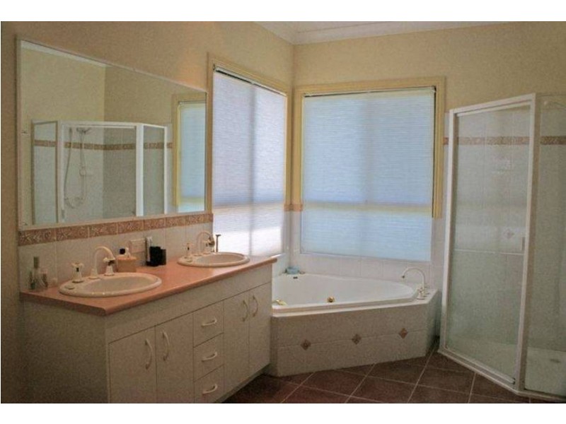 19 Belmoreana Court, Dundowran Beach QLD 4655