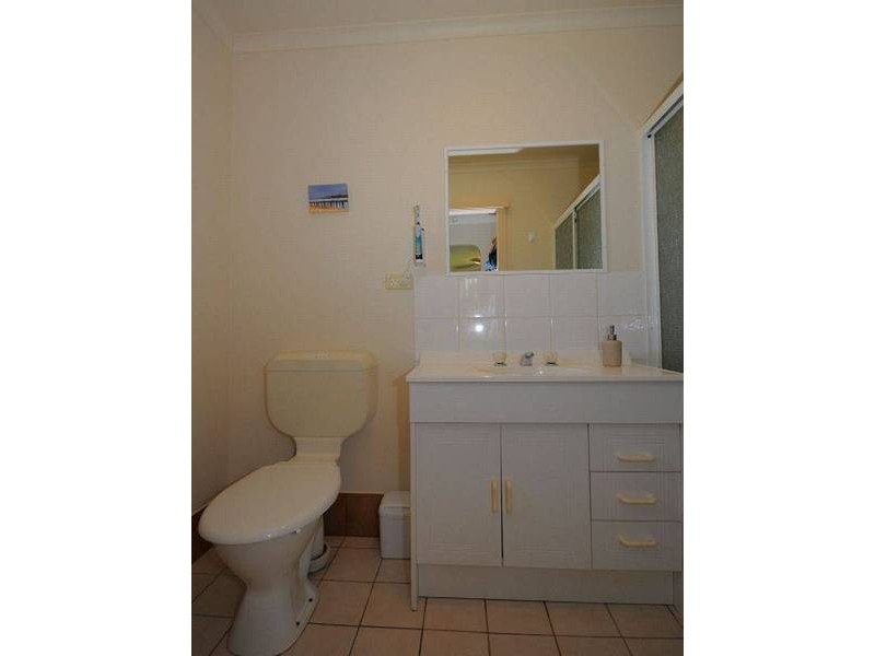 11 Brolga Crt, Eli Waters QLD 4655