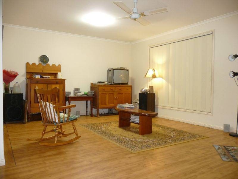 11 Brolga Crt, Eli Waters QLD 4655