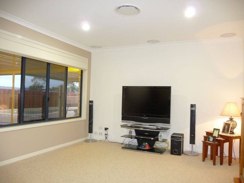 16 Kingston Court, Point Vernon QLD 4655