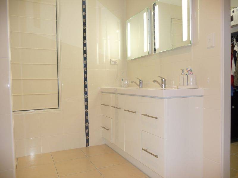 16 Kingston Court, Point Vernon QLD 4655