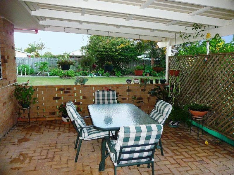 30 Bayrise Drive, Urangan QLD 4655