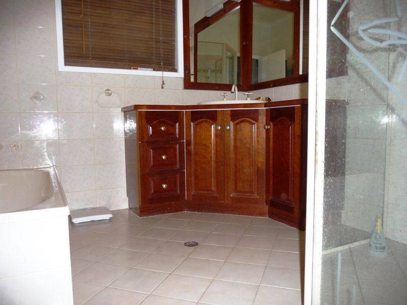 26 Hillcrest Ave, Scarness QLD 4655