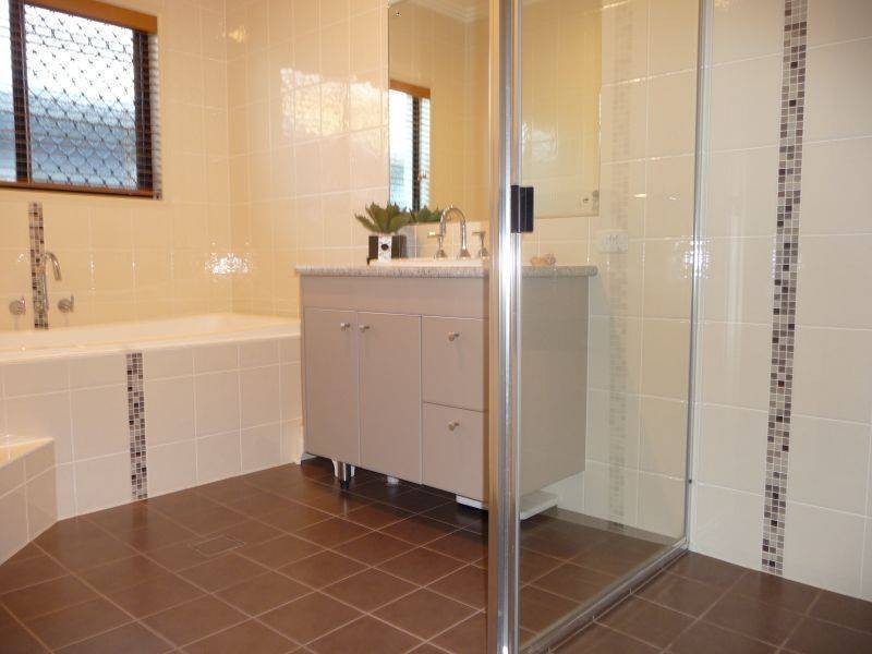 31 Harrison Cct, Urangan QLD 4655