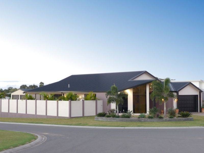 31 Harrison Cct, Urangan QLD 4655