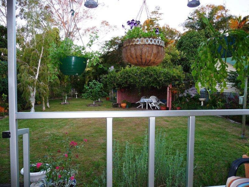 8 William St, Urangan QLD 4655