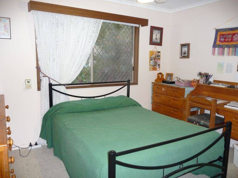 8 William St, Urangan QLD 4655