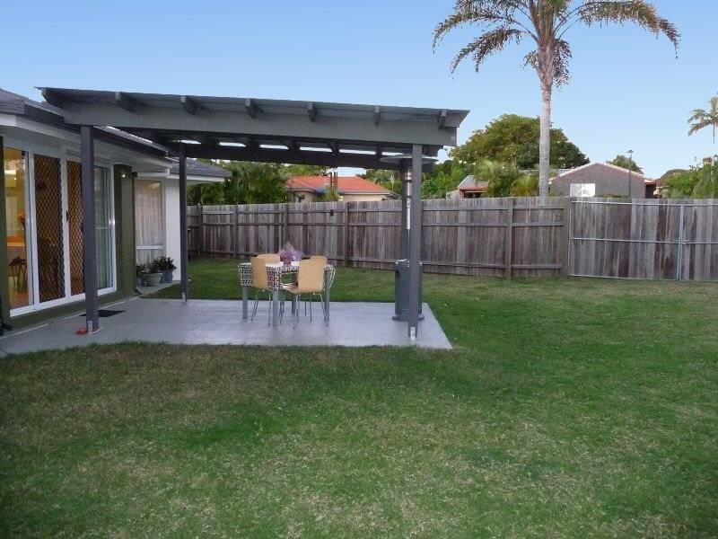 3 Maureen Crt, Point Vernon QLD 4655