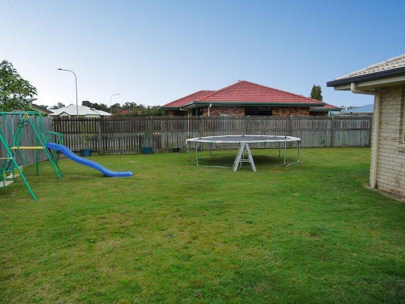 7 Mainsail Crt, Point Vernon QLD 4655