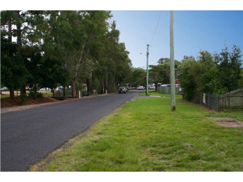 7 Pilot St, Urangan QLD 4655