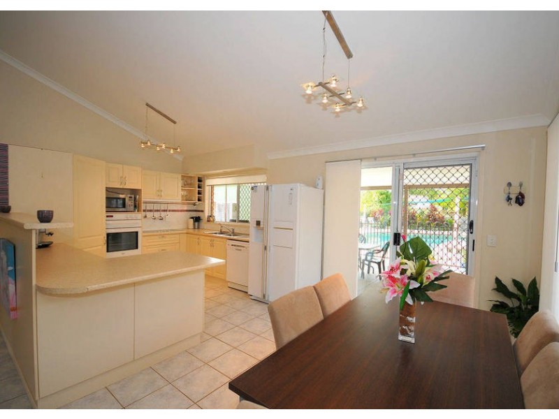 28 Fairway Drive, Urraween QLD 4655