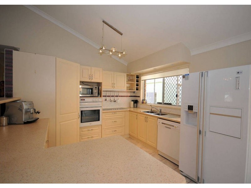28 Fairway Drive, Urraween QLD 4655