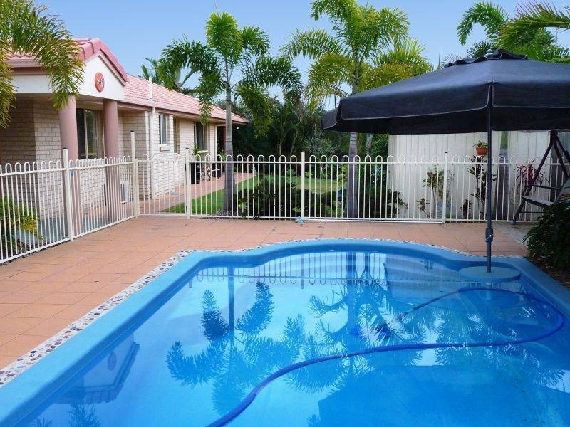 11 Currawong Crt, Eli Waters QLD 4655