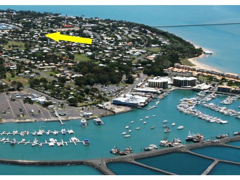 7 Hansen St, Urangan QLD 4655