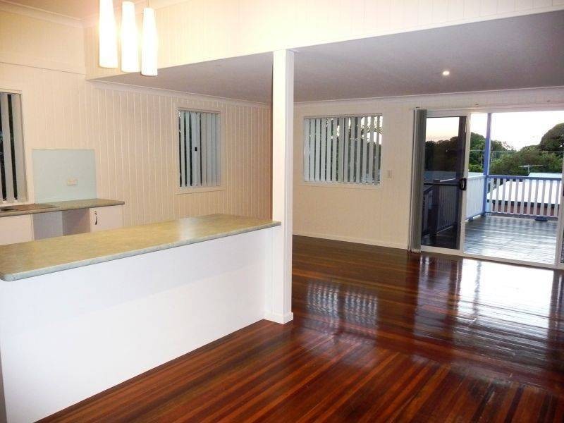 7 Hansen St, Urangan QLD 4655