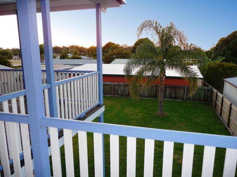 7 Hansen St, Urangan QLD 4655
