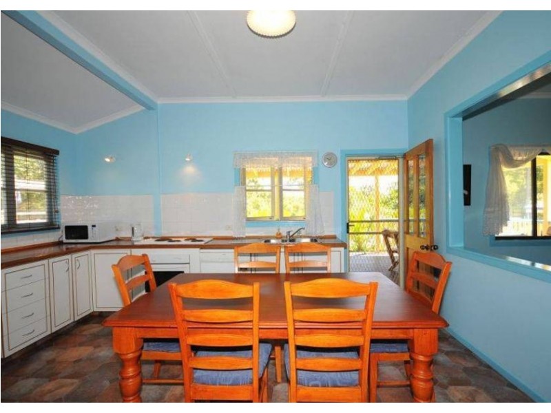 18 Maddever Road, Booral QLD 4655