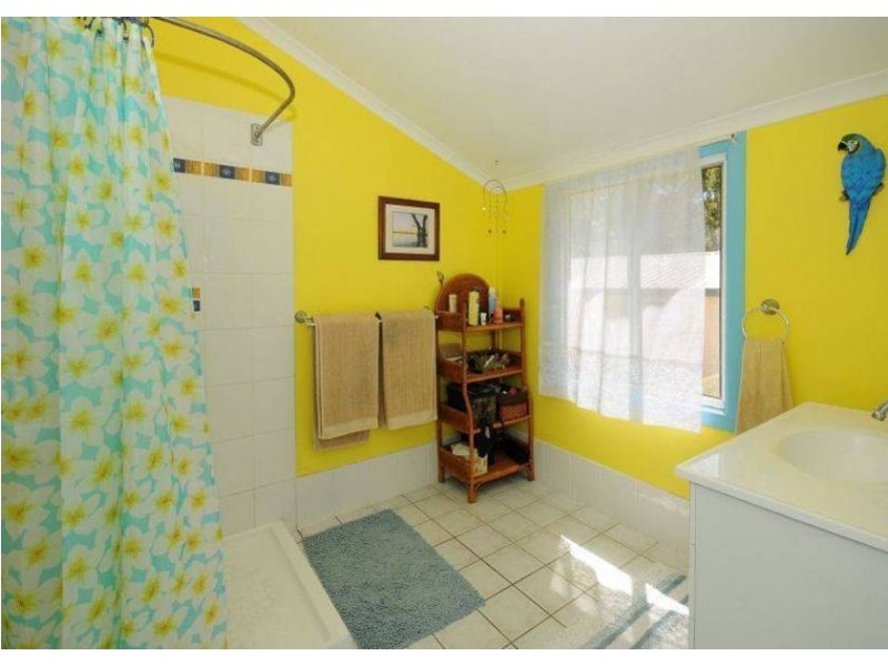 18 Maddever Road, Booral QLD 4655