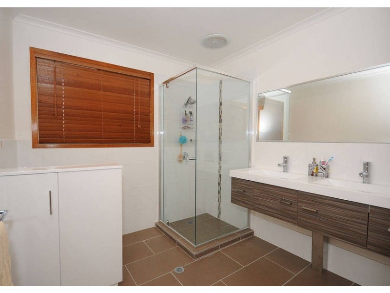 7 Talasea Dr, Kawungan QLD 4655