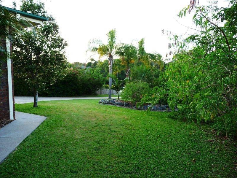 4 Daydream Crt, Kawungan QLD 4655