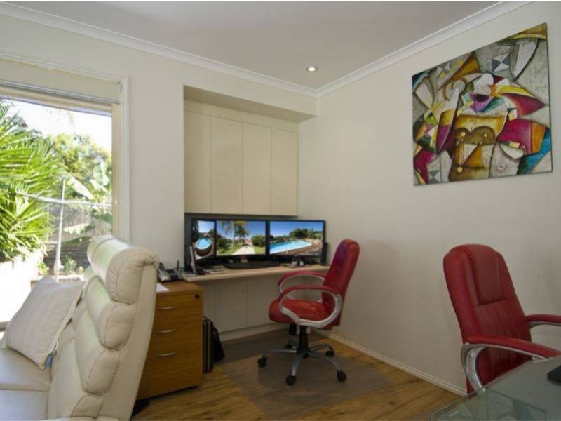 4 Daydream Crt, Kawungan QLD 4655