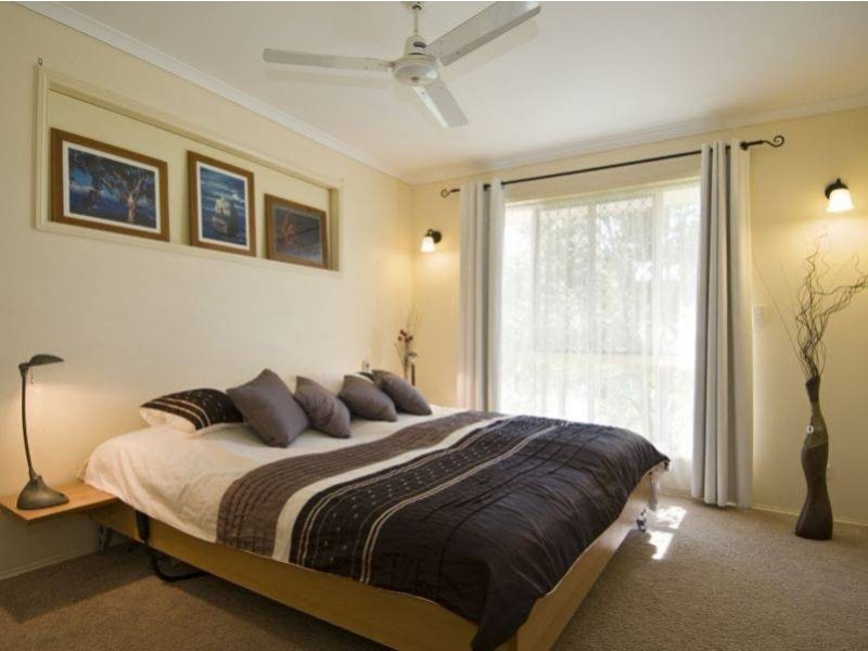 4 Daydream Crt, Kawungan QLD 4655