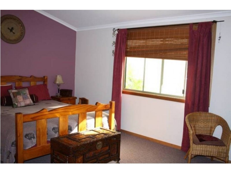 9 Leah Drive, Oakhurst QLD 4650