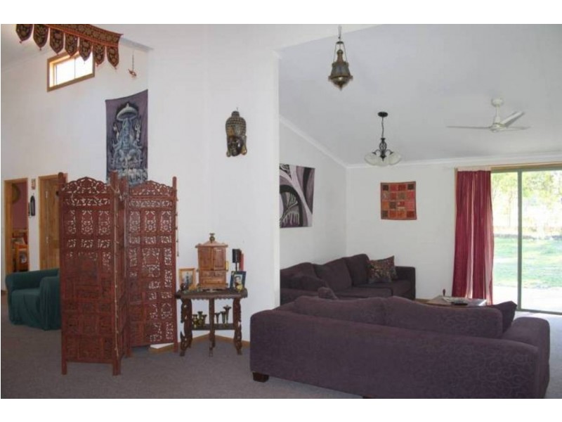 9 Leah Drive, Oakhurst QLD 4650