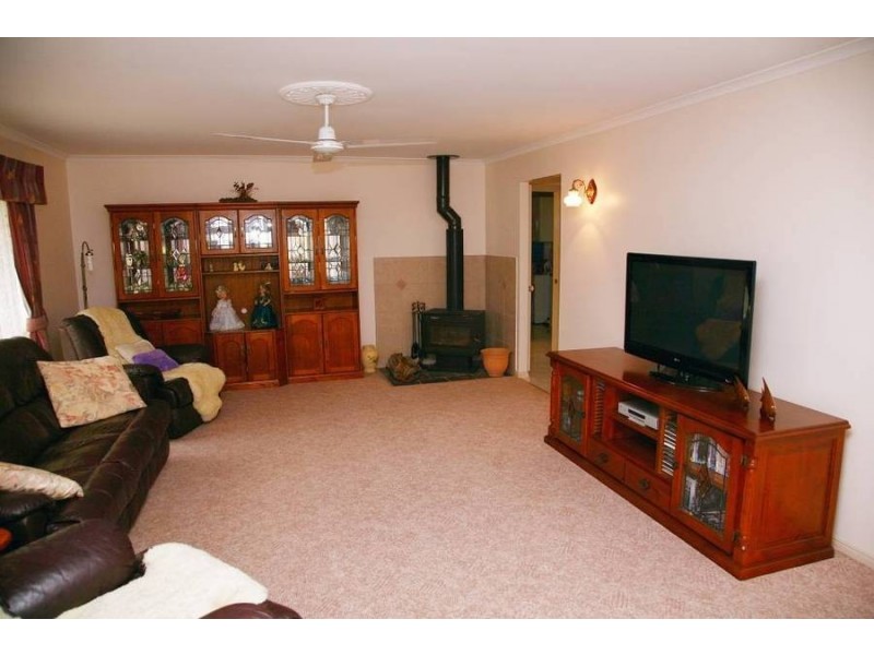 10 Saunders Road, Oakhurst QLD 4650