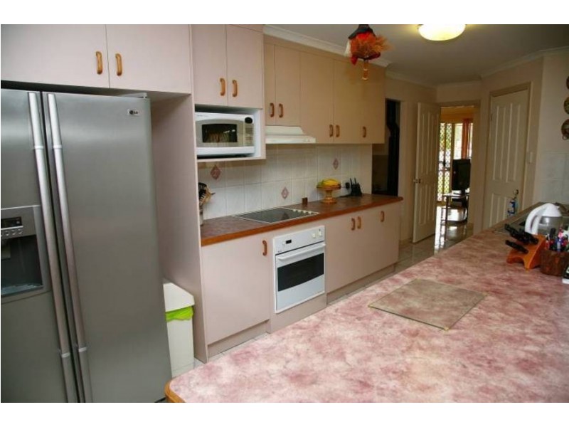 10 Saunders Road, Oakhurst QLD 4650