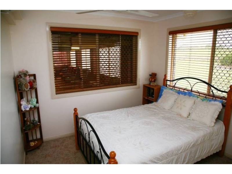 10 Saunders Road, Oakhurst QLD 4650