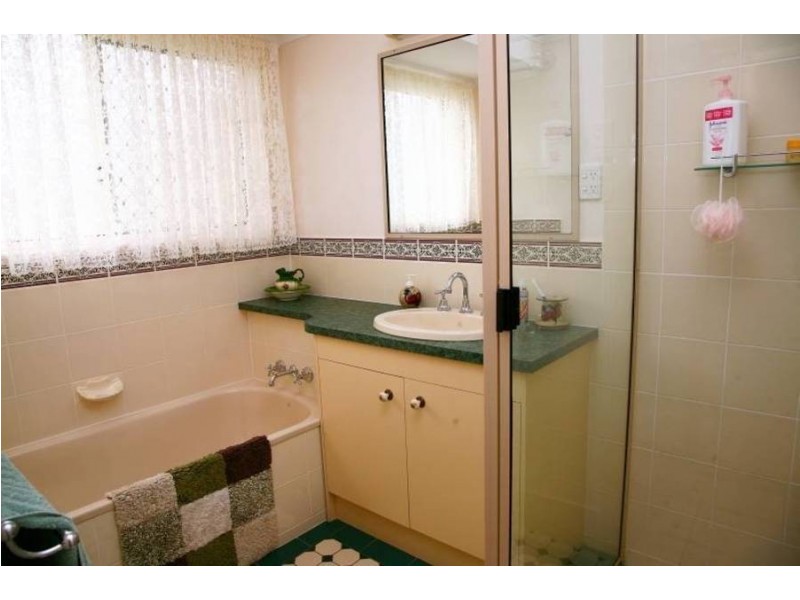 10 Saunders Road, Oakhurst QLD 4650