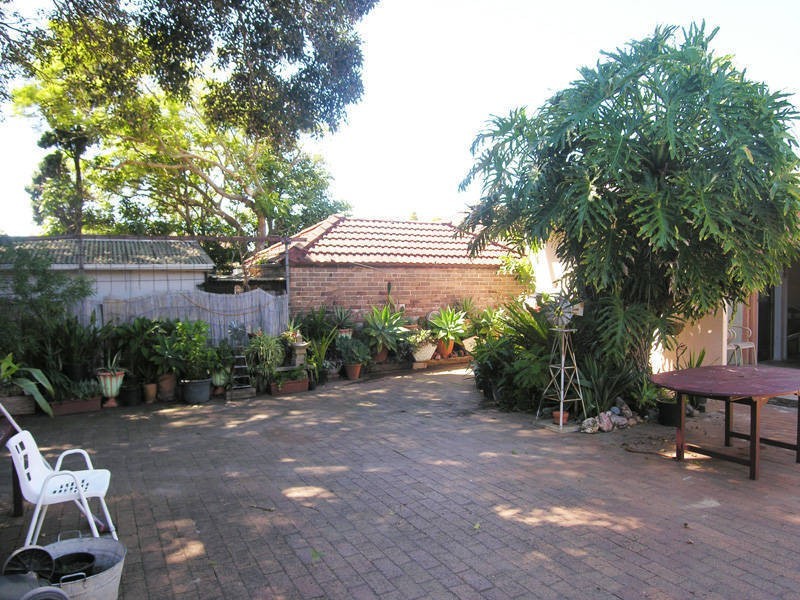126 Russell Ave, Dolls Point NSW 2219