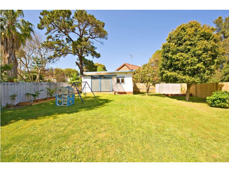 38 Leonay Street, Sutherland NSW 2232