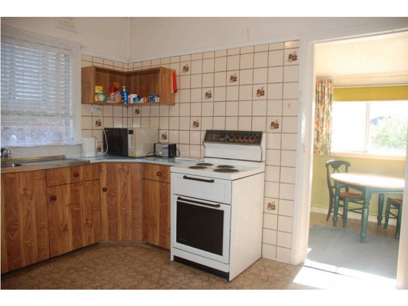 130 Gannons Road, Caringbah NSW 2229