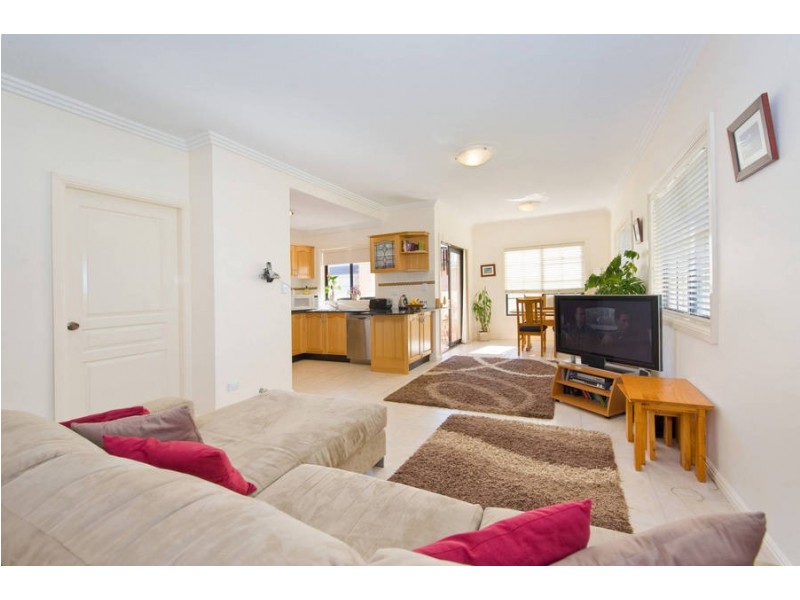 1/11 Wallumatta Rd, Caringbah NSW 2229