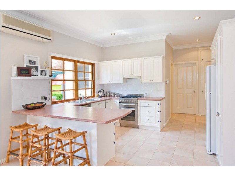 194 Gannons Road, Caringbah NSW 2229