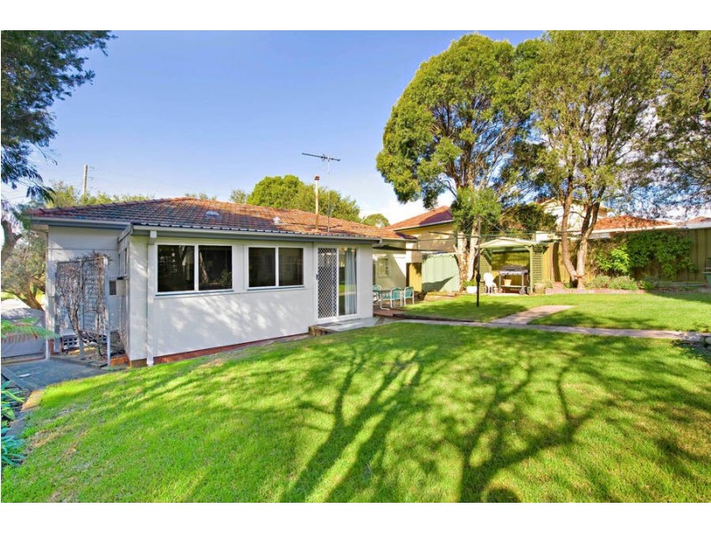 1 Gannons Road, Caringbah NSW 2229