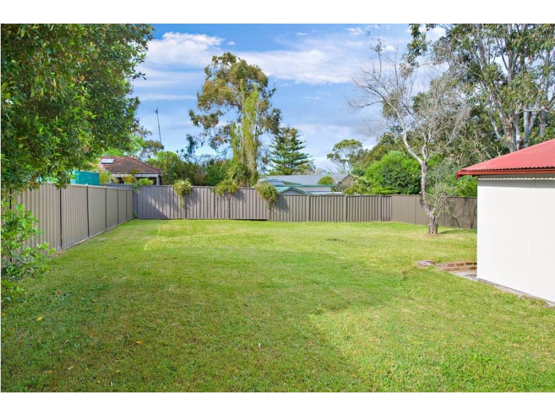 16 Ash Ave, Caringbah South NSW 2229