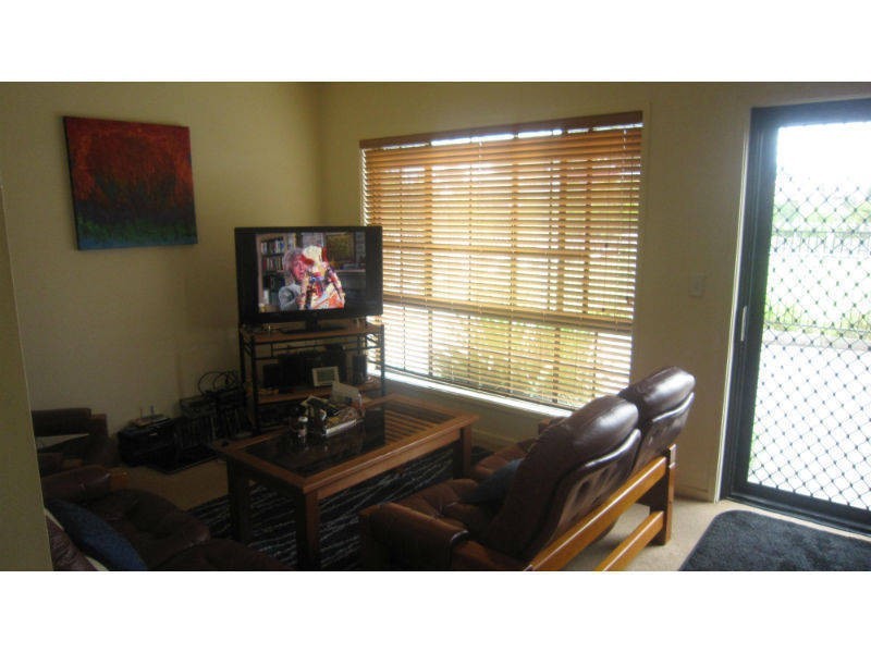 2/26 Hope Street, Wyong NSW 2259